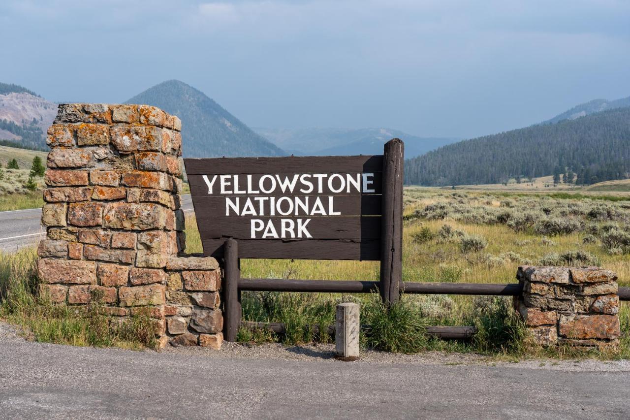 Castle In The Sky Unit Y Villa West Yellowstone Bagian luar foto